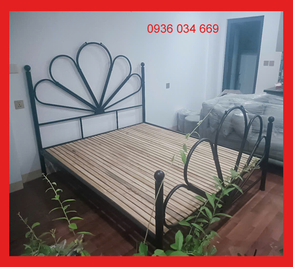 giường sắt mỹ thuật tại hà nội 