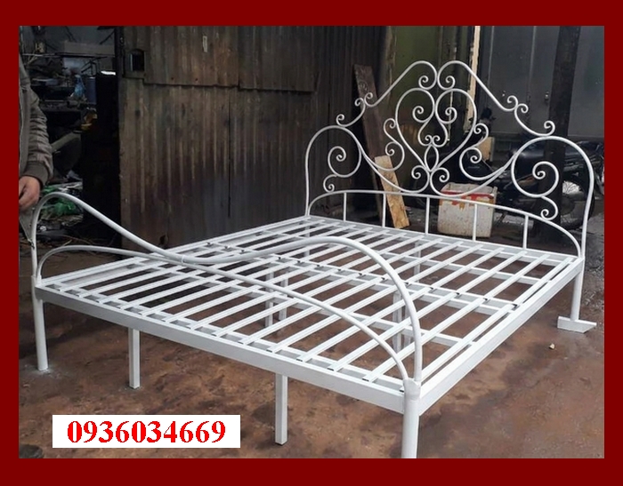 giường sắt hoa văn uốn nghệ thuật