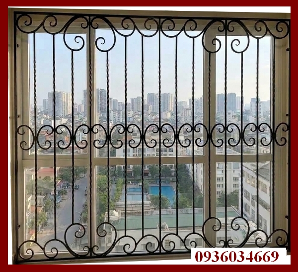 cửa sắt sen hoa