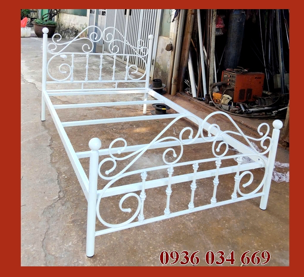 mẫu giường sắt mỹ thuật 1m2 giường công chúa