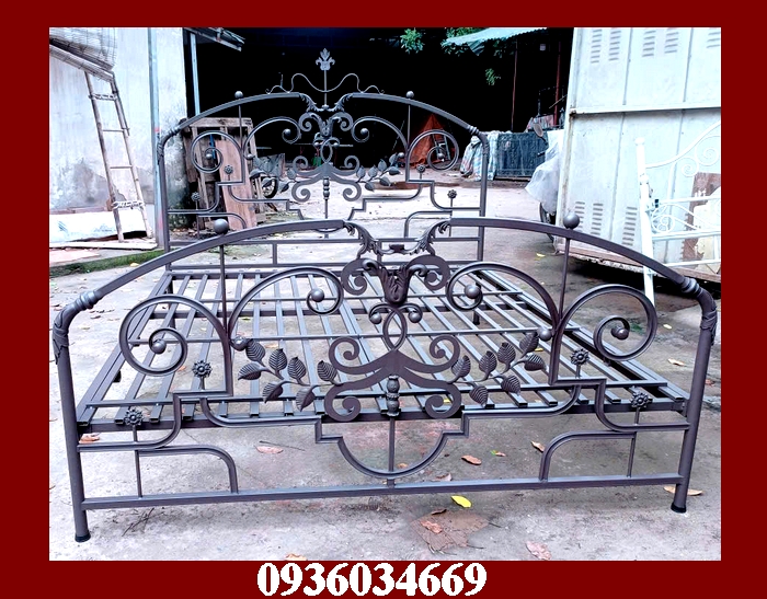 giường sắt phong cách cổ điển