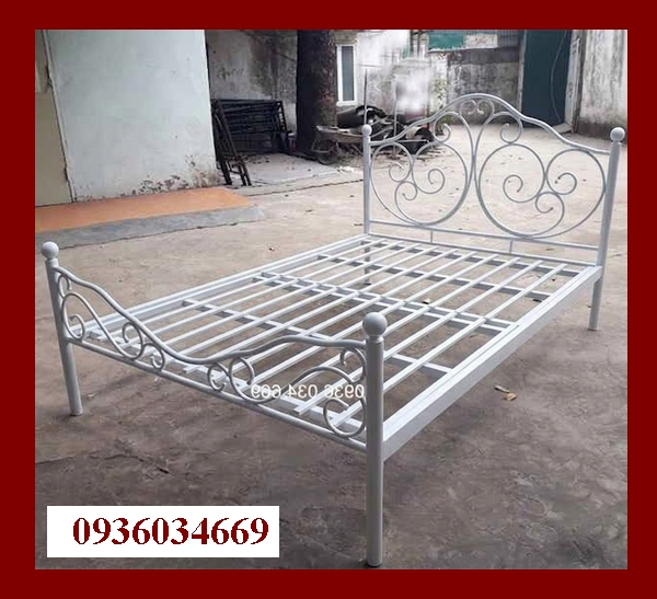 giường sắt sang trọng
