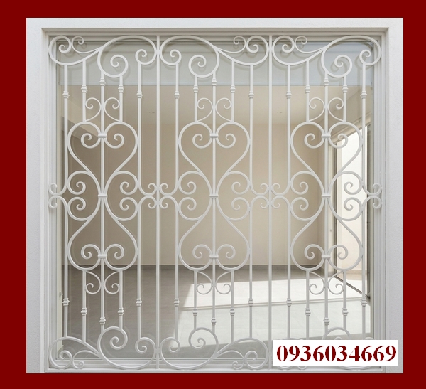 sen hoa cửa sổ sắt đẹp