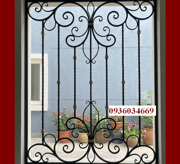 hoa sen cửa sổ sắt
